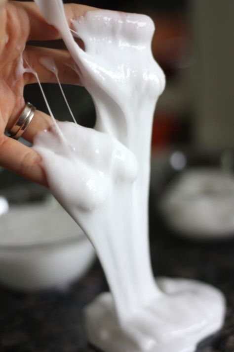 Halloween Slime Easy To Make Slime Recipe with White Glue Easy To Make Slime, Halloween Slime Recipe, Slime Pictures, Halloween Science Activities, Basic Slime Recipe, Recipes With Videos, Slime Easy, White Slime, Glue Slime