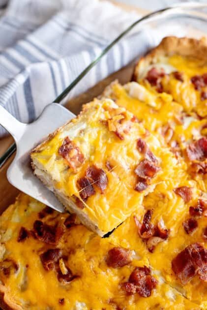 Bacon Breakfast Casserole, Breakfast Casserole With Bacon, Super Easy Casseroles, Casserole With Bacon, Christmas Breakfast Casserole, Bacon Casserole, Breakfast Casserole Bacon, Peanut Butter Energy Bites, Keto Breakfasts