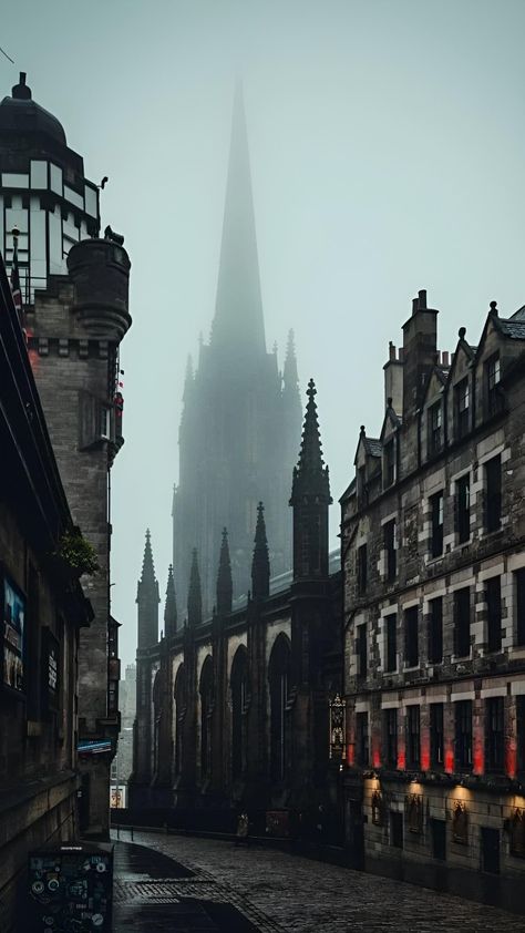 Scotland City, Scotland Aesthetic, October Girl, Castle Aesthetic, Aesthetic Dark Academia, Wow Art, Edinburgh Scotland, Aesthetic Dark, Architecture Old