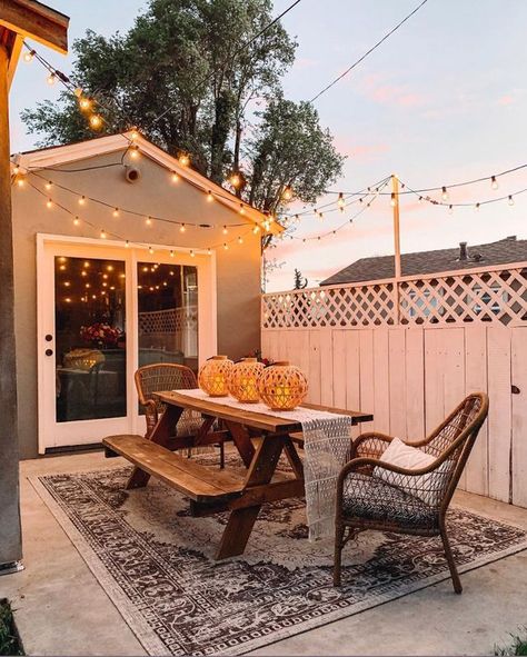 Rental Backyard Ideas, Rental House, Backyard Inspiration, Backyard Inspo, Outdoor Backyard, Back Door, Patio Decorating, Decoration Inspiration, House Goals