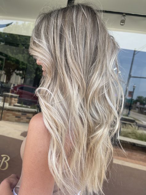 Blonde With Ashy Roots, Dimensional Blonde Shadow Root, Blonde With Baby Lowlights, Root Tap Blonde Balayage, Light Dimensional Blonde, Heavy Babylights Blonde, Pearl Blonde Hair Balayage, Ashy Dimensional Blonde, Blonde Hair With Dimension Low Lights