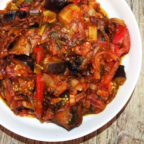 Mediterranean Style Eggplant In Tomato Sauce Mediterranean Eggplant, Aubergine Recipes, Mediterranean Sauce, Tomato Passata, Veggie Mains, Salad Appetizer Cups, Eggplant Recipes Easy, Tomato Recipe, 2023 Recipes