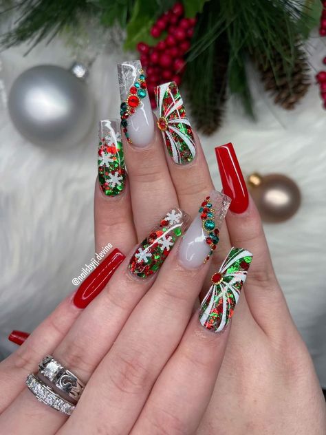 Christmas Nail Polish, Christmas Gel Nails, Uv Gel Nail Polish, Gel Nail Polish Set, Christmas Nails Acrylic, Uv Gel Nails, Trim Nails, New Year's Nails, Xmas Nails