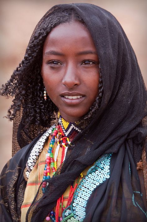 Young woman of the Borana Oromo people, Ethiopia. #Borana #Ethiopia #Ethiopian #Oromo Oromo People, African People, Most Beautiful People, Ansel Adams, African Culture, African Beauty, People Of The World, World Cultures, 인물 사진