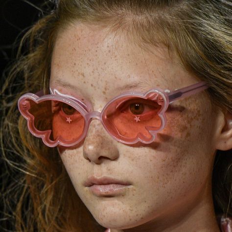 Seoul Fashion Week, Seoul Fashion, Butterfly Sunglasses, Anna Sui, Blender 3d, Cool Street Fashion, Eye Glasses, Fashion Week Spring, Fashion Collection