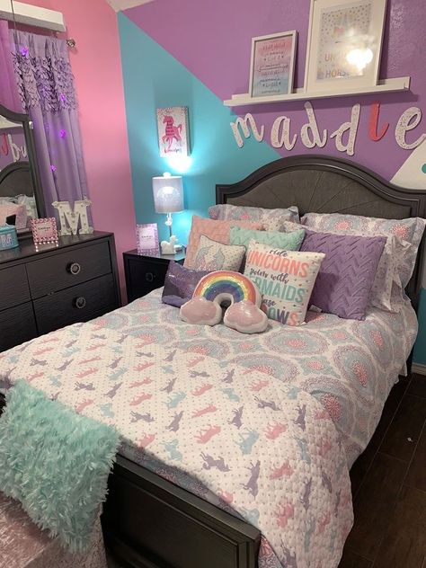 Unicorn Room Ideas Bedrooms, Girly Room Ideas For Kids, Daughter Room Makeover, Unicorn Bedroom Ideas Kid Rooms, Unicorn Room Ideas, Toddler Girl Bedroom Themes, Unicorn Bedroom Ideas, Unicorn Themed Bedroom, Girls Room Diy