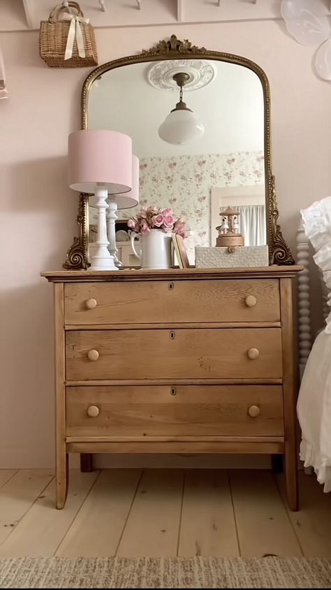 Cottagecore Dresser Decor, Dresser With Mirror Decor Bedroom, Grandmas House Aesthetic, Girly Room, Pretty Room, Room Redo, Room Makeover Bedroom, Big Girl Rooms, Pink Room