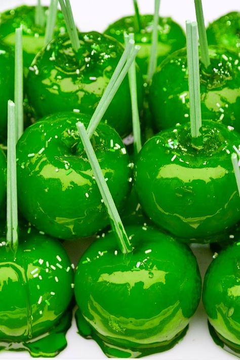 Candy Apple Green, Candied Apples, Green Candy, Mint Candy, Sugar Rush, Greens Recipe, Candy Apples, Green Christmas, Green Hair