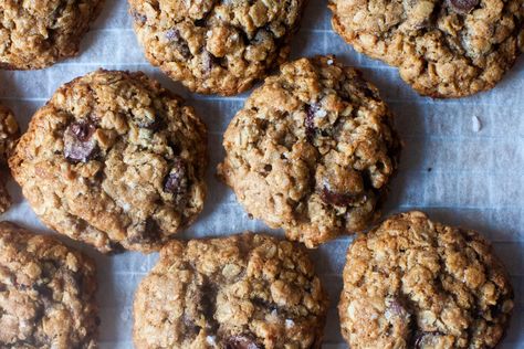 whole wheat chocolate oat cookies – smitten kitchen Smitten Kitchen Recipes, Marbled Banana Bread, Chocolate Oat Cookies, Chocolate Pavlova, Roasted Apples, Chocolate Babka, Chocolate Sheet Cake, Chocolate Oats, Oat Cookies