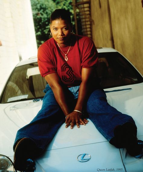 HIP-HOP AT 50: LADIES FIRST : HITS Daily Double Queen Latifah 90s Fashion, Queen Latifah 90s, Queen Latifah Style, Hip Hop Movies, Yo Mtv Raps, Miseducation Of Lauryn Hill, Mc Lyte, Suge Knight, Singer Fashion