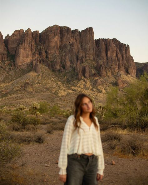 One more of Lauren’s senior photos because they needed a permanent place on my feed ✨ #arizonaphotographer #phoenixphotographer #tucsonphotographer #tucsonweddingphotographer #phoenixweddingphotographer #arizonaweddingphotographer #couplesphotographer #seniorphotos #grandcanyonuniversity #universityofarizona #tucson #tucsonarizona #desertphotography #weddingphotography #film #canonphotography #35mmfilm Oregon Engagement Photos, 35mm Wedding, Film Wedding Photos, Wedding Photo Inspo, Anti Bride, Candid Engagement Photos, Photo Documentary, Desert Photography, Storytelling Photography