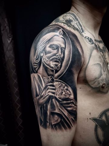 tatuajes de san judas tadeo sombras Rk Tattoo Design, St. Jude Tattoo, Religous Tattoo, Forearm Cover Up Tattoos, Hulk Tattoo, Catholic Tattoos, Inner Bicep Tattoo, Christ Tattoo, Gangsta Tattoos