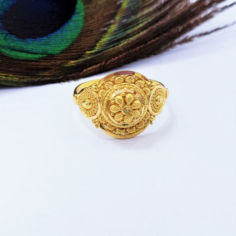 Gold Rings With Peacock Design For Gift, Krishna Locket Gold For Women, Gold Plated Peacock Design Jewelry, Krishna Gold Pandent, Ladies Finger Ring, Ladies Gold Rings, Radha Krishna Gold Pendant, Gold Jewelry Prom, Bridal Jewelry Sets Brides