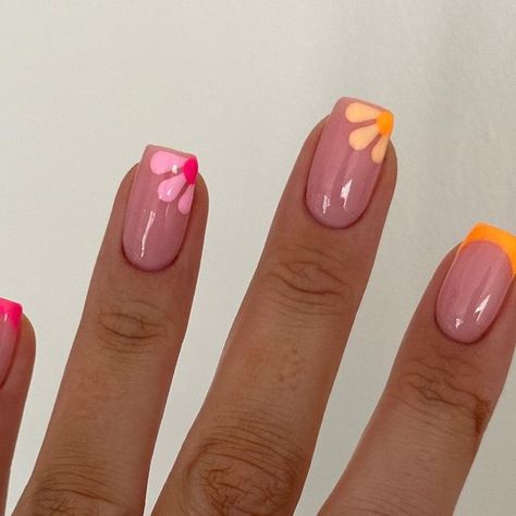 Two Groovy Nails, Neon Flower Nails, Flower Power Nails, Groovy Nail Art, Claws Makeup, Groovy Nails, Biab Nails, Disney Nail, Nail Appointment