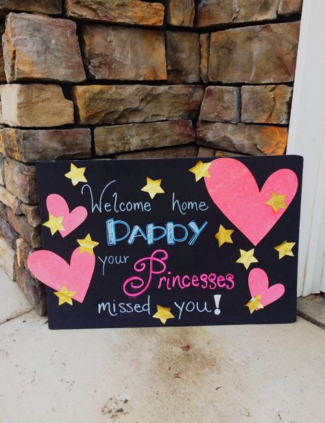 Welcome home Daddy! Welcome Back Home Card Ideas, Welcome Home Card Ideas, Diy Welcome Home Signs, Surprise Welcome Home Decorations, Welcome Back Poster Ideas, Welcome Home Ideas For Husband, Welcome Home Signs Diy Poster, Welcome Home Poster Ideas Airport, Welcome Home Poster Ideas