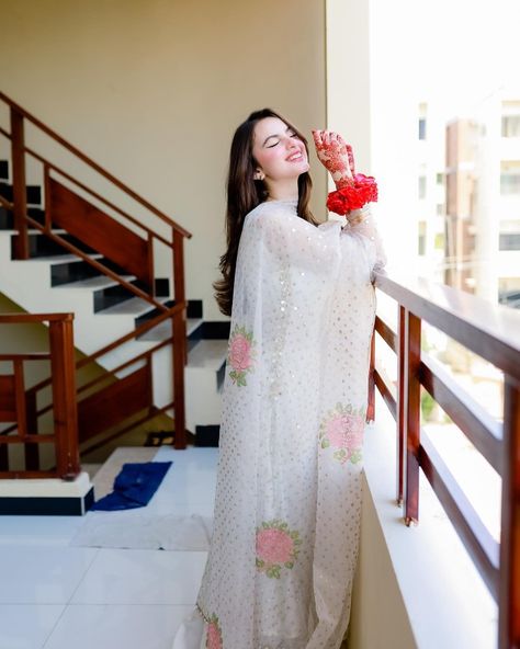 Mahnoor Sheikh, Suits For Women Indian, Kaftan Designs, Lehenga Designs Simple, Desi Fashion Casual, Pakistani Fancy Dresses, Beautiful Pakistani Dresses, Simple Pakistani Dresses, Beautiful Dress Designs