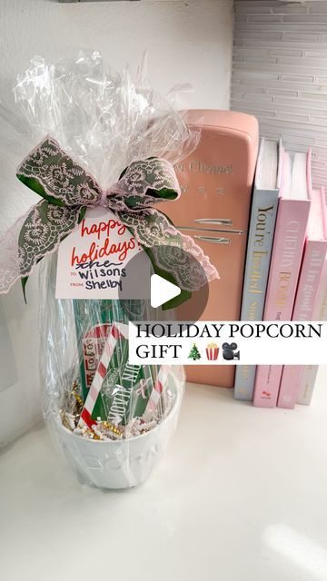 Shelby Parks on Instagram: "You’re going to want to save this one! 

This Christmas movie night gift idea makes such a unique gift! 

Just grab your favorite popcorn, a cute bowl, and a gift card for the exact price of a movie from Amazon! 

This would make a cute neighbor gift, hostess gift, or teacher gift this holiday season

*Comment MOVIENIGHT for the links to all of the exact supplies I used sent to your inbox 💌
•
•
•
•
#giftideas #giftidea #hostessgift #neighborgifts #christmasgifts #christmasgift #christmasmovienight #christmasmovie #christmasgiftideas #holidayseason #giftwrappingideas" Popcorn Christmas Gifts, This Christmas Movie, Holiday Popcorn, Movie Night Gift, Christmas Movie Night, Popcorn Bowl, Popcorn Gift, Neighbor Gifts, Christmas Movie