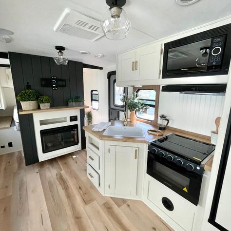 Holiday Trailer Renovations, Modern Rv Interior, Rv Transformation, Renovated Trailer, Small Camper Interior, Modern Rv, Rv House, Camper Renovations, Vintage Camper Interior