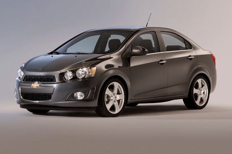 Descarga Manual de Usuario Chevrolet Sonic 2015 Conoce todas sus funciones, Indicadores y testigos de tablero, realizar mantenimiento Sonic Sonic Car, Chevrolet Sail, Chevy Sonic, Chevrolet Sonic, Chevrolet Traverse, Chevrolet Blazer, Chevrolet Impala, Car Photography, Sonic