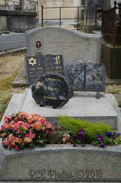 Jewish & Christian grave Orthodox Cemetery, Jewish Synagogue Aesthetic, Old Jewish Photos, Jewish Cemetery, Montmartre Cemetery, Old Burying Point Cemetery, Cemetery, Paris France, Jesus