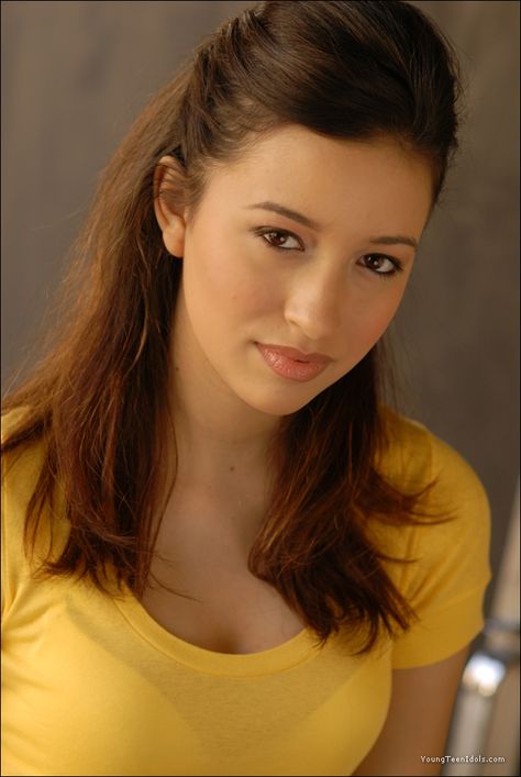 Christian Serratos Angela Weber, Christian Serrato, Christian Serratos, Kelli Berglund, Emily Kinney, The Cullen, Teresa Palmer, Olivia Holt, 5k Followers