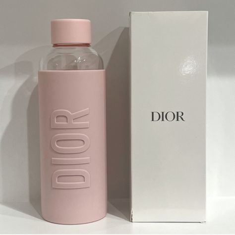 New In Box Authentic Limited Edition, Glass Bottle, Silicone Cover, Lucky Star Design On Cap, Cd Initials At Bottom, Box Included. Size: 550ml Water Bottle Infuser, Designer Water Bottle, Dior Water Bottle, Loveshackfancy Stanley, Dior Bottle, Aesthetic Bottle, Silicone Accessories, Water Bottle Glass, Fun Beauty Products