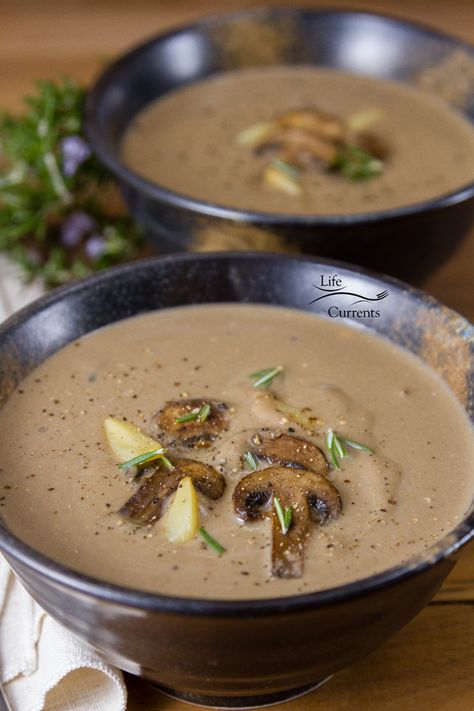 Garlic Mushroom Soup, Soup Mushroom, Mushroom Bisque, Vegetarian Roast, Fresh Herb Recipes, Bisque Soup, Creamy Parmesan Sauce, Garlic Soup, Mushroom Soup Recipes