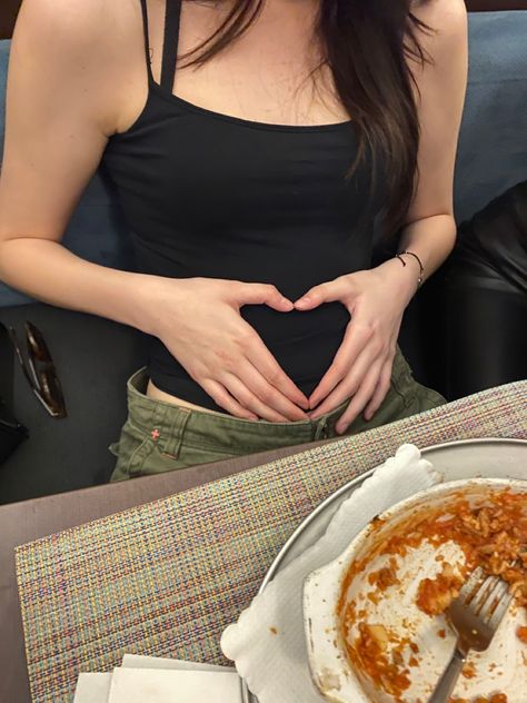 Lasagna Food, Pregnacy Fashion, Pregnant Girl, Pregnancy Facts, Pregnant With A Girl, Pregnancy Belly Photos, I Want A Baby, Pregnancy Must Haves, Pretty Pregnant