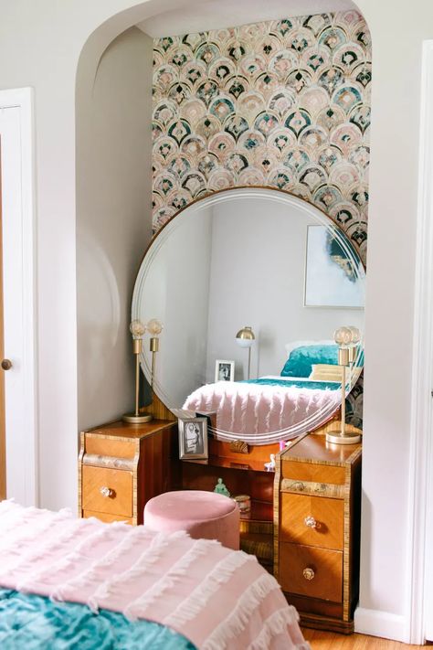 Vanity Nook, Art Deco Vanity, Affordable Decor, Vintage Vanity, My New Room, Apartment Therapy, New Room, Dream Room, Home Deco