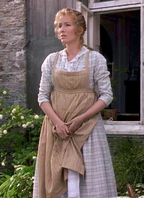 Regency apron worn by Elinor in Sense and Sensibility Regency Apron, Elinor Dashwood, Sense Sensibility, Jane Austen Movies, Little Dorrit, Regency Era Fashion, Sense And Sensibility, Jane Austin, Pinafore Apron