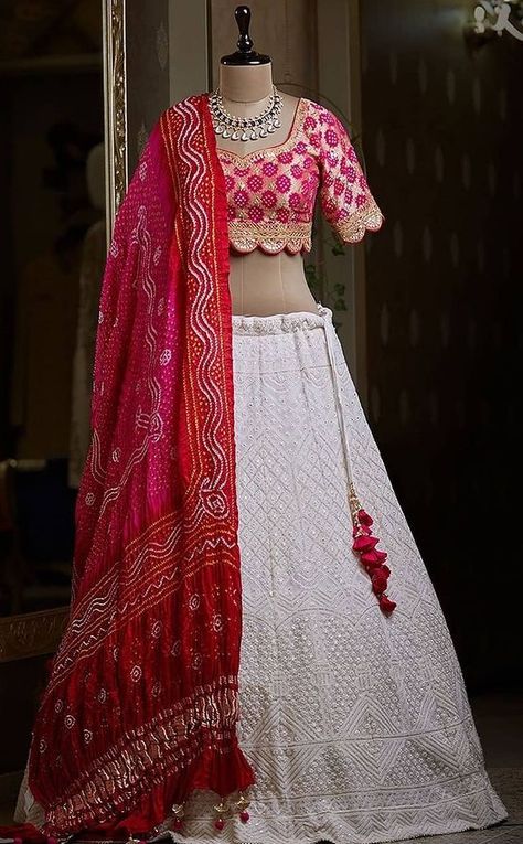 White Red Combination Lehnga, Bandani Lehengas Designs, Lehanga Designs Bandhani, Bandhani Lehenga Ghagra Choli, Shagun Saree, Gaji Silk Dupatta, Lengha Blouse Designs, Choli Design, Designer Bridal Lehenga Choli