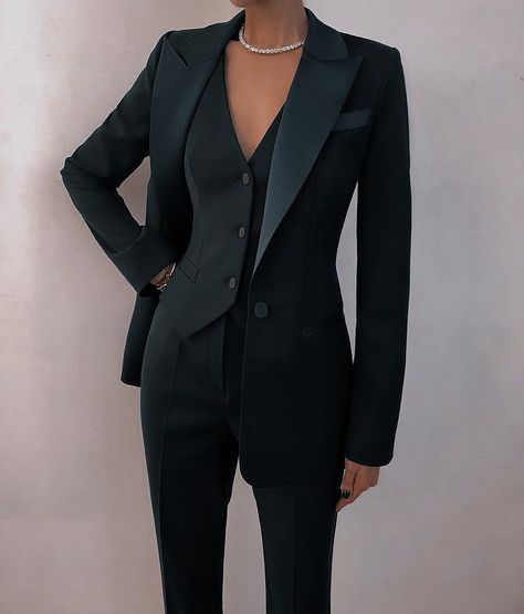 00s Mode, Woman Suit Fashion, Prom Outfits, Looks Chic, Mode Inspo, Work Outfits Women, Fancy Outfits, Professional Outfits, Suit Fashion