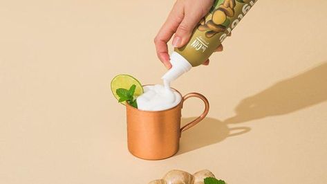 Receita de Moscow Mule tradicional - Comida e Receitas Moscow Mule Receita, Moscow Mule, Moscow Mule Mugs, Mule, Moscow, Vodka, Drinks