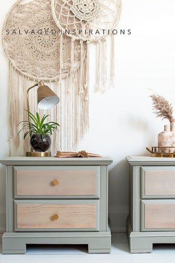 Diy Boho Nightstand, Night Stand Painting Ideas, Boho Painted Furniture, Dresser Remodel, What Is Boho, Singer Sewing Tables, Boho Nightstand, Boho Side Table, Painted Furniture Ideas