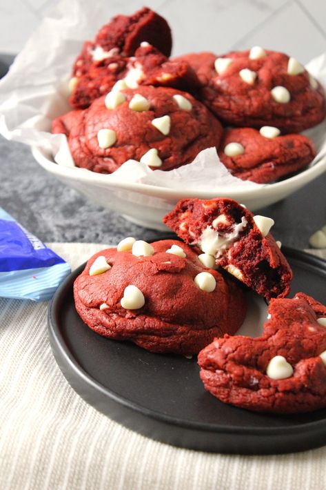 Red Velvet Cookies With Cream Cheese Filling - The Squeaky Mixer - Easy And Fun Baking Recipes Red Velvet Cookies With Cream Cheese Filling, Red Velvet Cookies Cream Cheese, Cookies With Cream Cheese Filling, Squeaky Mixer, Nyc Cookies, Cream Cheese Cookie Recipe, Little Debbie Christmas Tree, Cookies With Cream Cheese, Velvet Cookies