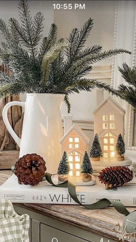 Christmas Decor Ideas For Living Room Modern, Hearth Decorating Ideas, Simple Farmhouse Christmas Decor, Dining Table Christmas Decor, January Home Decor Ideas, Winter Decor Ideas, Christmas Coffee Table Decor, Deco Table Noel, Neutral Christmas Decor