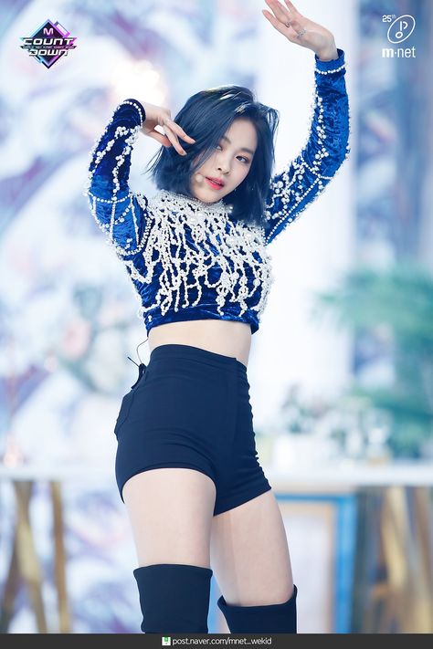 Itzy Ryujin, 인물 사진, Stage Outfits, Kpop Outfits, Kpop Fashion, Kpop Girl Groups, Pop Fashion, Body Goals, Korean Girl