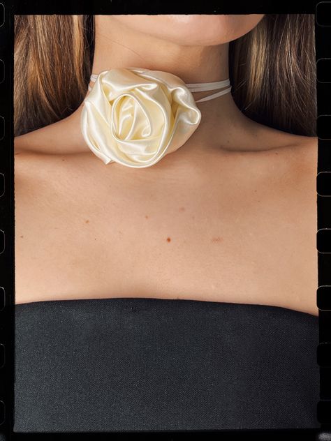 Elegant white satin rose choker necklace on fine satin thread Rose Choker, Rose Crafts, Flower Choker, Satin Roses, Handmade Beauty Products, Vintage Rose, Choker Necklaces, Vintage Roses, White Satin