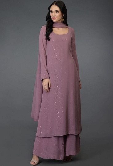 Designer Kurti Patterns, Long Kurti Designs, Pakistani Dresses Casual, Salwar Kamiz, Kurti Designs Party Wear, Kurta Designs Women, Fashionable Clothes, Simple Pakistani Dresses, Designer Party Wear Dresses