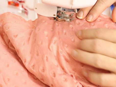 How To Sew Minky Fabric - My Clever Tips And Tricks ⋆ Hello Sewing How To Sew Minky Blanket, How To Sew Minky Fabric, Sewing Minky Fabric Tips, Sewing With Minky Fabric Tips, Minky Scrap Projects, Quilting With Minky Backing, Minky Fabric Projects, Minky Blanket Pattern, Minky Baby Blanket Diy