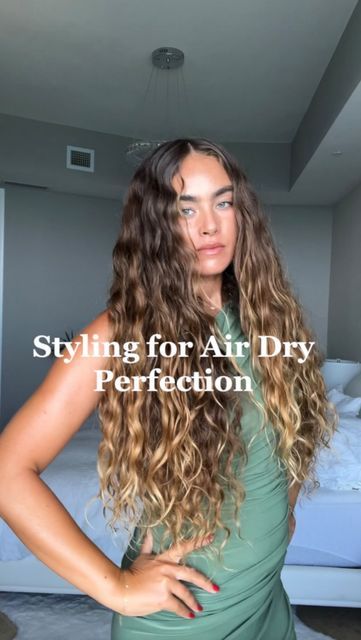 Leore Hayon on Instagram: "Keep it easy. All you need is a good leave in conditioner, styling cream and a final product to smooth flyaways. This is what I used to achieve this air dry look! 1. @oribe Primer Leave in Conditioner 2. @crownaffair hair towel 3. @oribe Supershine Moisturizing Cream 4. @oribe Airstyle flexible finish cream" Leore Hayon Hair, Good Leave In Conditioner, Leore Hayon, Hair Towel, Styling Cream, Moisturizing Cream, Leave In Conditioner, Leave In, Moisturizer Cream