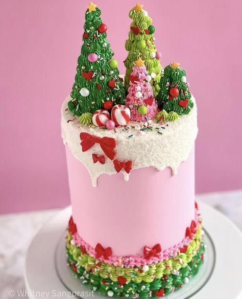 Christmas Themed Cakes, Birthday Cake Clip Art, Christmas Cake Decoration, Christmas Birthday Cake, Grinch Cake, Cakes Christmas, Cake Decoration Ideas, Christmas Themed Cake, Christmas Cake Designs