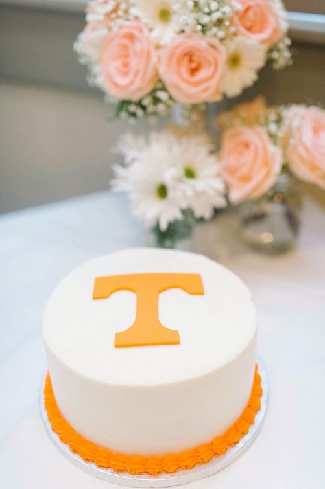 Whisky Wedding, Rose Gold White Wedding, Graduation Dinner, Birthday Cake For Husband, Groom Cake, Tennessee Vols, High School Graduation Party, Football Birthday, Birthday Gifts For Teens