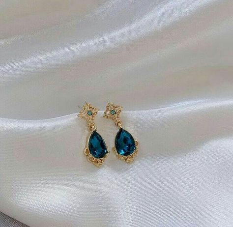 Water Earrings, Nails Elegant, Earrings Prom, Dainty Gold Earrings, Blue Drop Earrings, Dangle Earrings Gold, Drop Earrings Gold, Prom Earrings, Deep Winter