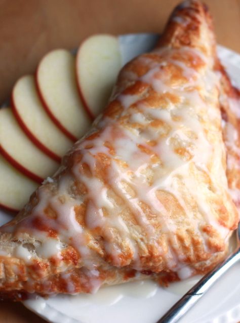 Classic Apple Turnovers - Erren's Kitchen Apple Turnovers, Oreo Dessert, Crispy Treats, Apple Desserts, Apple Cake, Yummy Sweets, Fruit Desserts, Apple Recipes, Just Desserts