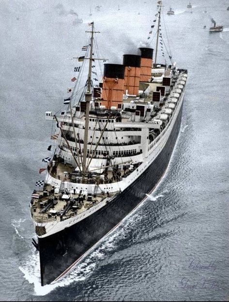 Queen Mary Ship, Rms Queen Mary, Cunard Ships, Cunard Cruise, Cruise Kids, Navi A Vela, Titanic Ship, Cunard Line, New York Harbor