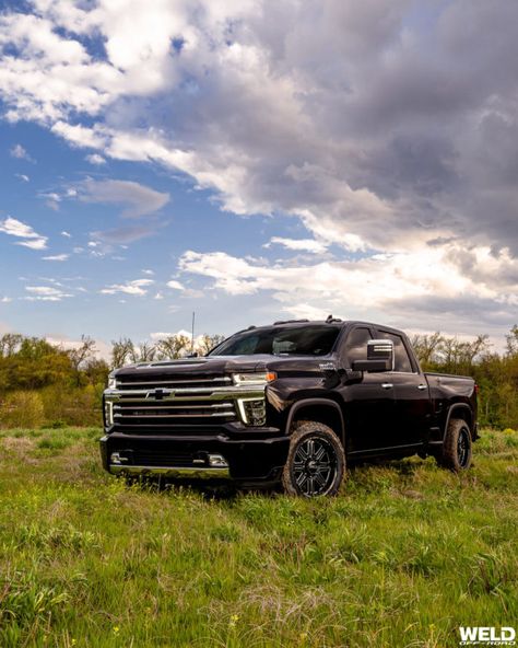 High Country Silverado, Chevy Silverado High Country, Silverado High Country, Weld Wheels, Vw Mk1, Black Truck, Chrome Rims, Drag Strip, Truck Wheels