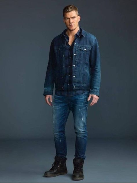 Jack Reacher Outfit, Jack Reacher Tv Series, Alan Ritchson Jack Reacher, Captain America Nomad, Guys Outfit Ideas, Hawk And Dove, Clothing Character Design, Cool 3d Art, Teen Titans Characters