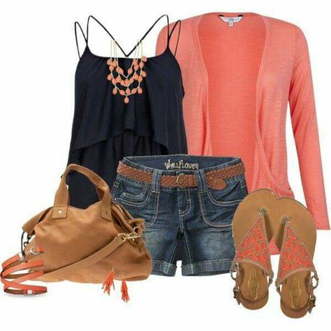 Love this summer look especially the colors Coral Outfit, Vetements Shoes, Looks Jeans, Mode Tips, Summer Shorts Outfits, Fashion For Women Over 40, Summer Style Casual, Looks Chic, Outfit Combinations