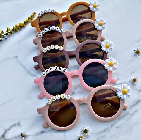 Kids Personalized Daisy Sunglasses W/leather Case Kid Gift/toddler Gift /easter Gift personalized Birthday Gift Baby Gifts / UV Protectio - Etsy Unicorn Sleepover, Daisy Sunglasses, Preppy Birthday, Girls Fit, Personalized Sunglasses, Flower Sunglasses, Galentines Party, Kids Easter Basket, Daisy Girl